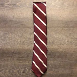 MENS NECKTIE MAROON AND GOLD JONES NEW YORK BOSTON COLLEGE COLORS MINT CONDITION